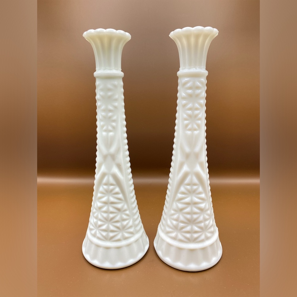 Anchor Hocking MCM Stars and Bars Milk Glass Bud Vases As Is